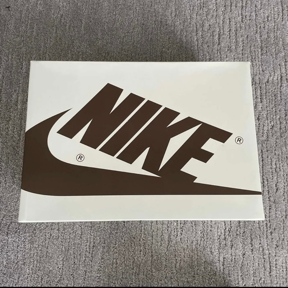 Jordan 1 Travis Scott